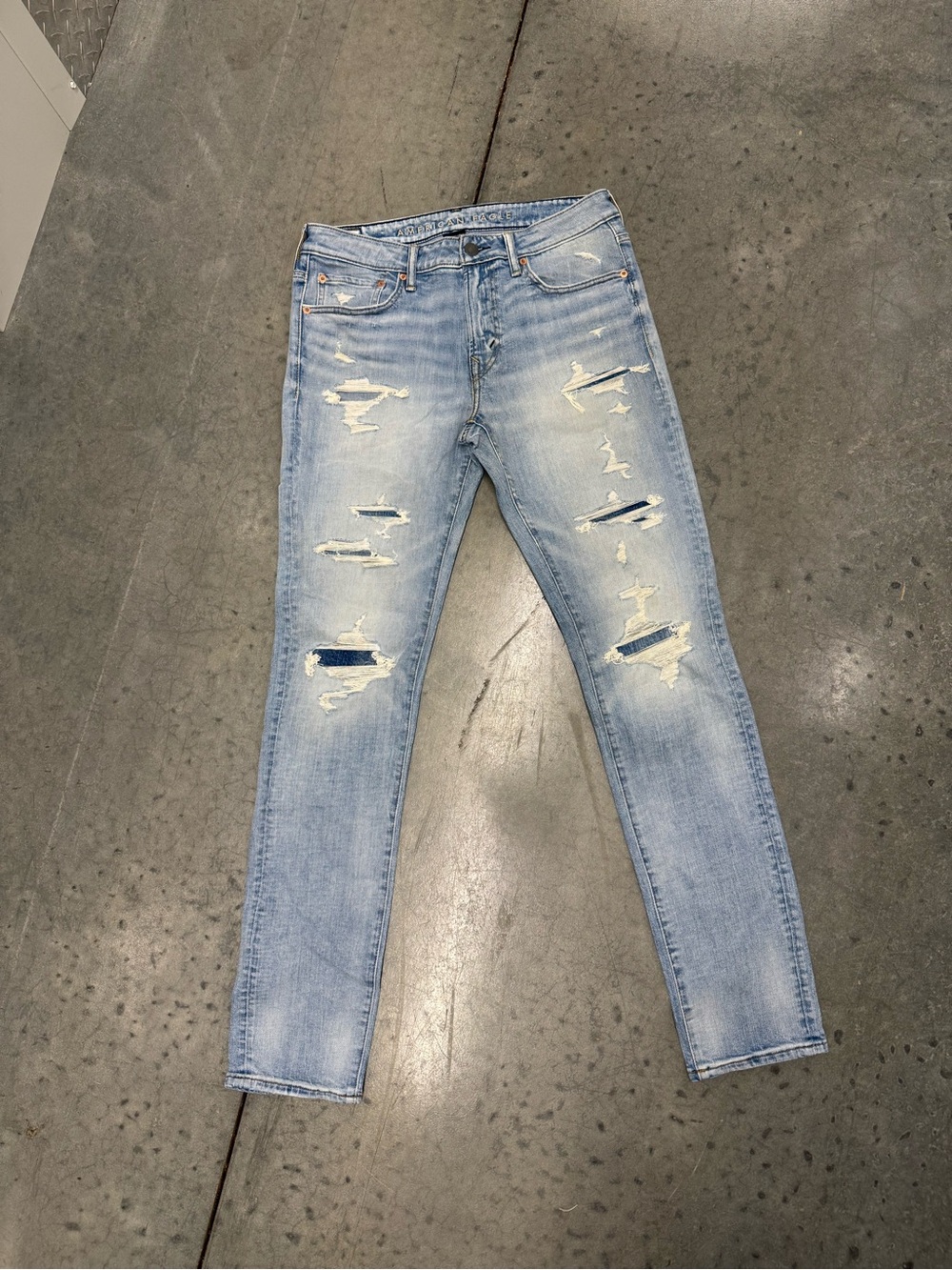 NWOT American Eagle Ripped Skinny Jeans 32x34